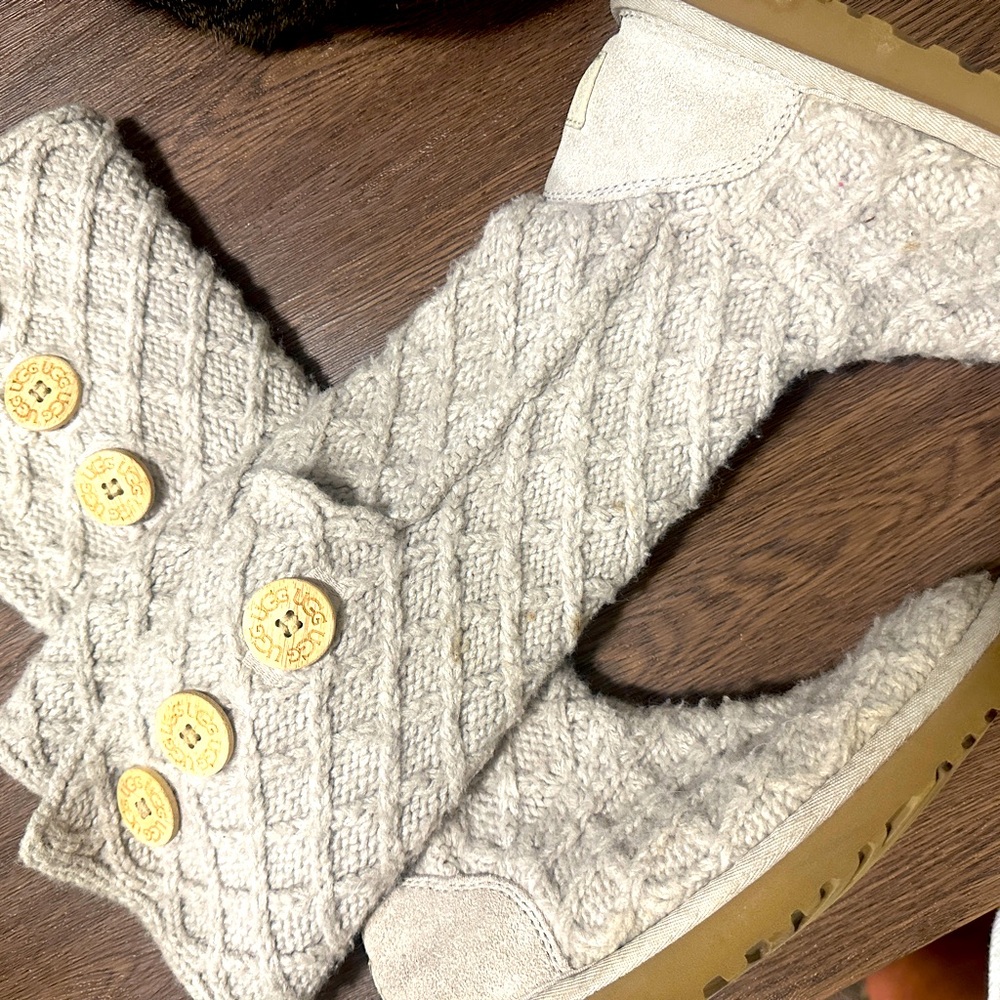 Ugg Classic Stitched Cardy Winter Boot